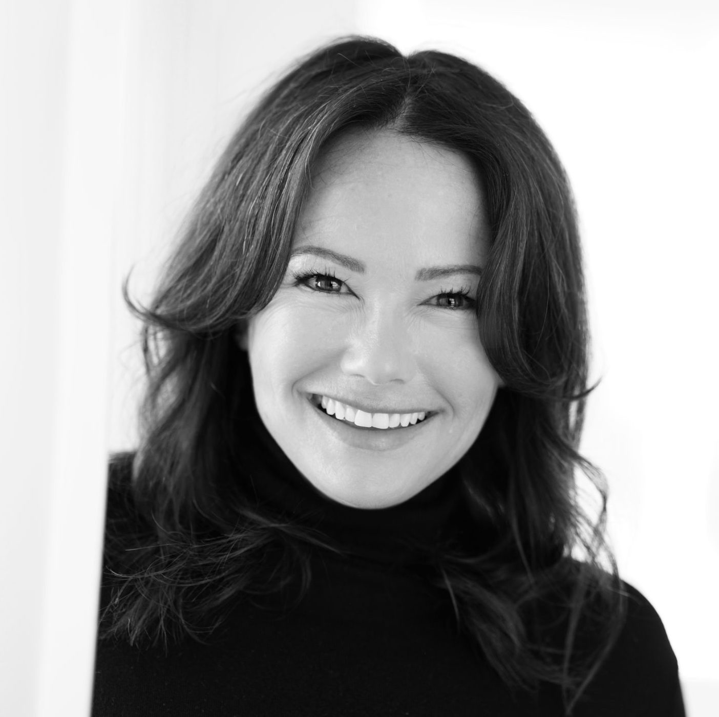 Image-LEANNE CHERNY headshot